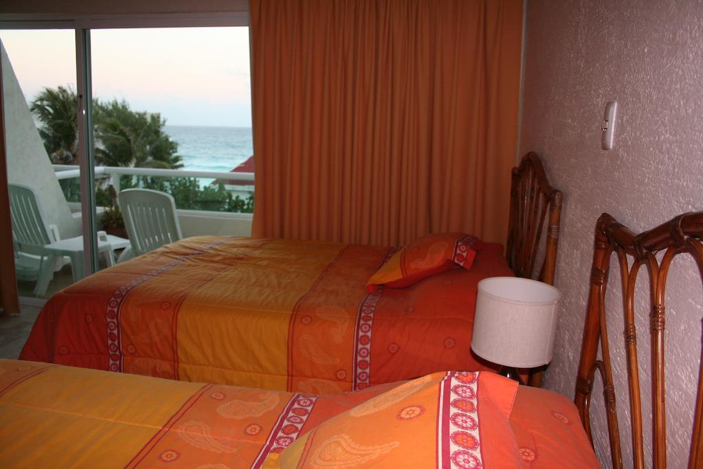 Vela'S Condos Ocean Front Puerto Morelos Room photo